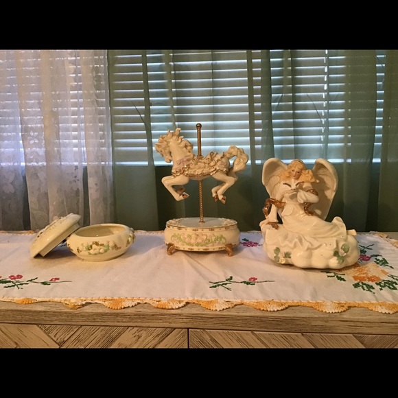 Set of Vintage Fine Porcelain Musicals - Picture 3 of 9